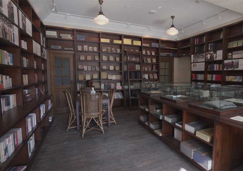 內山紀(ji)唸(nian)書跼